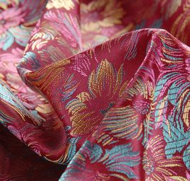 Brokát romantický květinový motiv fialový  II.jakost