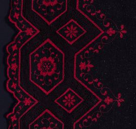 Tweedová látka s krajkovou bordurou černá/červená