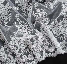 Krajka tylová s výšivkou bílá