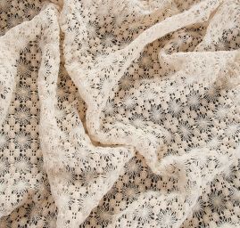 Krajka hrubá drobný květinový vzor smetanová