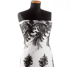 Efektní krajka výšivka na smetanové tylu černá