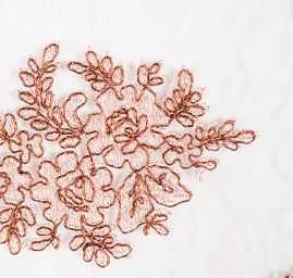 Efektní krajka výšivka na pudrovém tylu měděná II.jakost