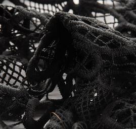 Krajka hrubá velký květ černá