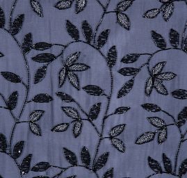 Hedvábný mušelín s rokajlovou výšivkou černý