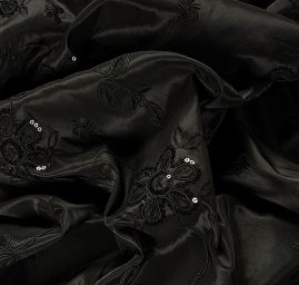 Taft s aplikacemi a výšivkou černý