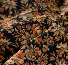 Jemná pružná látka květinový motiv hnědá/tm.modrá