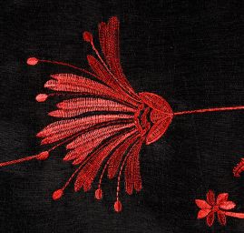 Vyšívaná taftová metráž s květy černá vínová