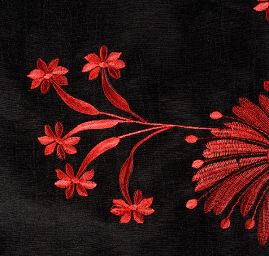 Vyšívaná taftová metráž s květy černá vínová