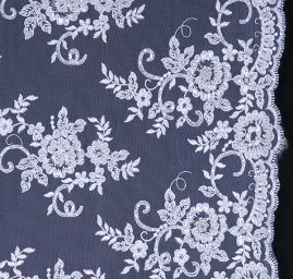 Efektní krajka výšivka na tylu květinový motiv bílá