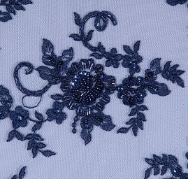 Efektní krajka výšivka na tylu s korálky/flitry tm.modrá