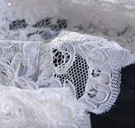 Krajka výšivka na tylu v barvě slonové kosti