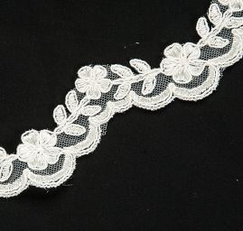 Krajka lem jemný květinový vzor smetanová