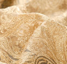 Krajka zlatá výšivka na tylu ornament