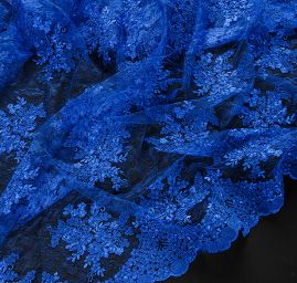 Krajka jemná výšivka na vzorovém  tylu modrá