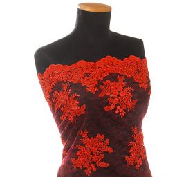 Krajka výšivka na vzorovém tylu červená