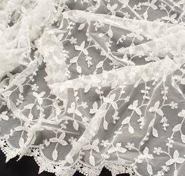 Krajka plastická výšivka na tylu slonová kost