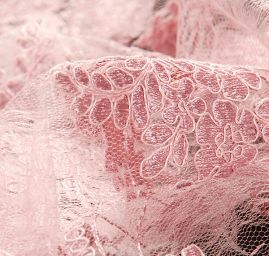 Krajka efektní výšivka na tylu starorůžová