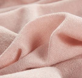 Teplejší silnější úplet buklé pastel starorůžová