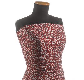 Viskozová šatová látka květy drobné květy malinová