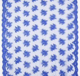 Krajka na hladkém tylu květy nivea modré