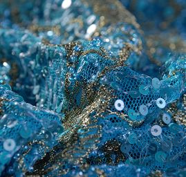 Efektní krajka motiv růží tyrkys/zlatá 