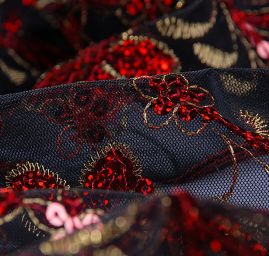 Efektní krajka vyšívaný tyl