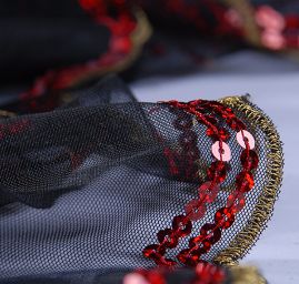 Efektní krajka vyšívaný tyl