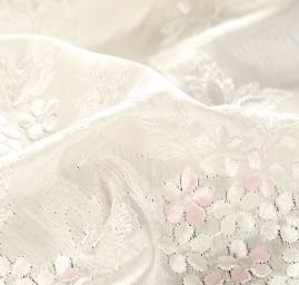 Organza s bordurovou výšivkou smetanová