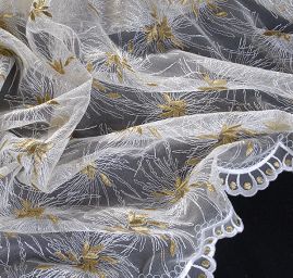 Efektní krajka s nevšedními květy  bílá/zlatá