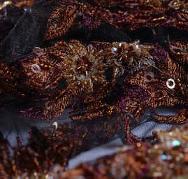 Efektní krajka vyšívaný tyl II. jakost