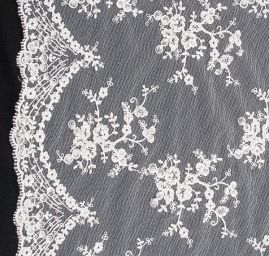 Krajka výšivka na tylu květinová smetanová