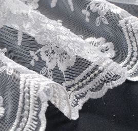 Krajka tylová výšivka květy slonová kost