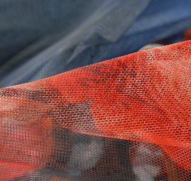 Jemný pružný tyl digitální tisk květy