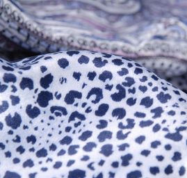 Satén digitální tisk zvířecí motiv a kašmírová bordura