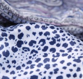 Satén digitální tisk zvířecí motiv a kašmírová bordura