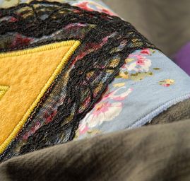 Kreativní textilní aplikace panenka