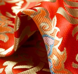 Brokát velký květinový ornament červený