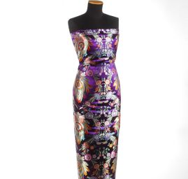 Brokát folklórní květinový  motiv velký fialový II.jakost