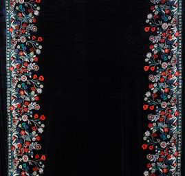 Samet pružný vyšívaný vzor květin tm.modrý