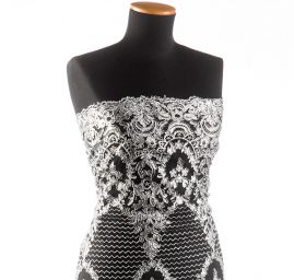 Krajka výšivka na tylu stříbrná květinový ornament