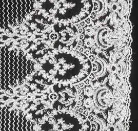 Krajka výšivka na tylu stříbrná květinový ornament