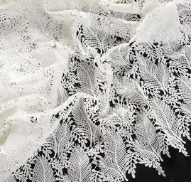 Krajka hrubá plastický vzor lístky slonová kost