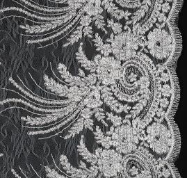 Krajka efektní lurexová výšivka šedostříbrná