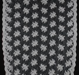 Krajka na vzorovém tylu květy šedá