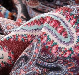 Žoržet šatový pružný vzor kašmír/paisley vínový