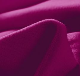 Flauš s jemným vlasem fuchsiové barvy