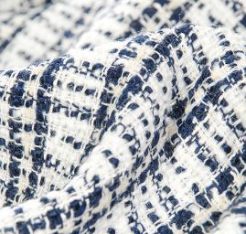Kostýmová látka plastický vzor modrá/lomená bílá