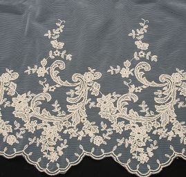 Krajka výšivka na tylu s květinovým vzorem zlatá