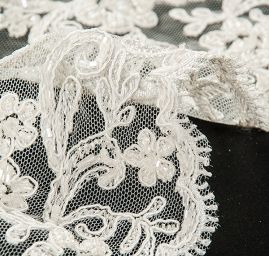 Krajka výšivka na tylu smetanová