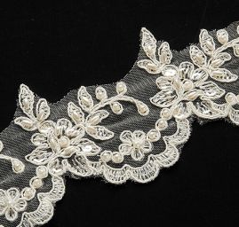 Krajka lem slonová kost perličky/flitry/korálky